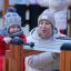 Xylophon aus Holz auf einem Kinderspielplatz, wetterfestes Outdoor-Spielgerät