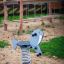 Walross-Federwippe auf Spielplatz im Freien