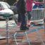 Kinder spielen auf Kletterkombination Seestern im Freien.