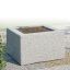 quadratischer Blumentopf Berta aus Granit auf einer gepflasterten Terrasse