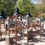 Schloss Windsore Spielplatz mit Turmförmigen Spielgeräten, Rutschen und Kletterelementen in einem so