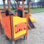 Smart Spielanlage mit Rutsche und Kletterelementen auf einem Spielplatz
